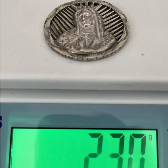 720 Silver Vintage 1952 Mexican War Hero Hidalgo 5 Peso Coin Virgin Mary Pendant - Picture 4 of 4